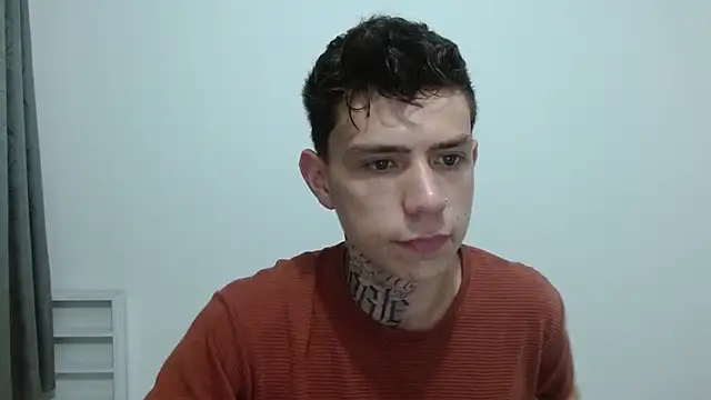 Snapshot of hot_teo_ chatting on November 28, 2025, 11:10 am hot teo online show from November 28, 2025, 11:10 am