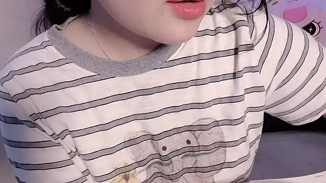 Snapshot of BeChinh_Lee chatting on June 13, 2026, 5:27 am BeChinh Lee online show from June 13, 2026, 5:27 am