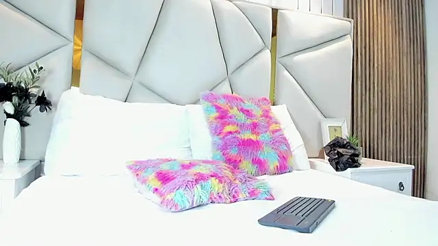 Snapshot of rebeca_brown_ chatting on March 18, 2026, 11:35 am rebeca brown online show from March 18, 2026, 11:35 am