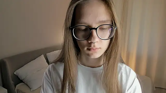 Snapshot of AiFusch chatting on October 15, 2025, 10:12 am AiFusch online show from October 15, 2025, 10:12 am