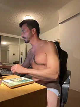 Snapshot of DrDreAu chatting on December 15, 2025, 11:49 am DrDreAu online show from December 15, 2025, 11:49 am