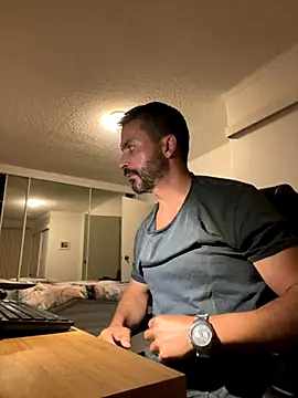 Snapshot of DrDreAu chatting on November 21, 2025, 1:54 pm DrDreAu online show from November 21, 2025, 1:54 pm