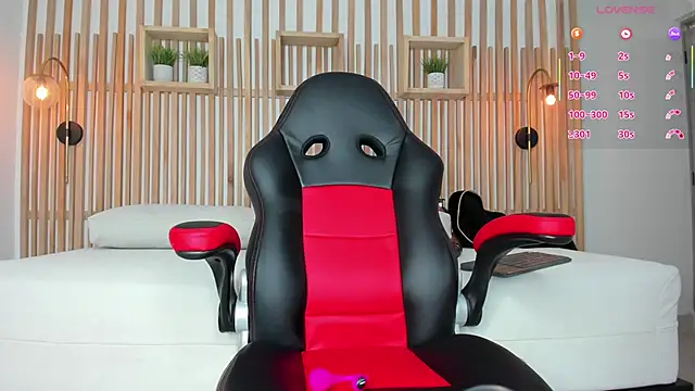 sharon fennel online show from November 12, 2025, 1:04 pm