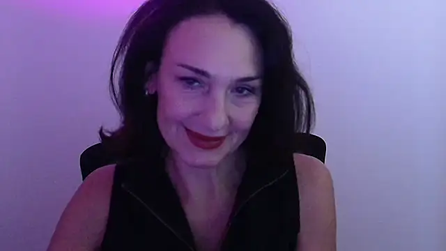 Snapshot of Rosie_Rosee chatting on November 1, 2025, 12:21 pm Rosie Rosee online show from November 1, 2025, 12:21 pm