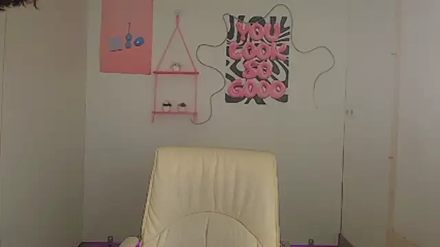 Rosie Rosee online show from May 7, 2026, 11:46 am