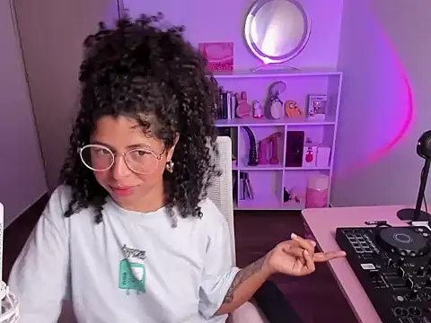 Snapshot of BunnyBellPrincess chatting on October 11, 2025, 2:34 am BunnyBellPrincess online show from October 11, 2025, 2:34 am