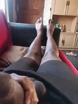 Snapshot of Thaps_deDick chatting on October 16, 2025, 4:43 am Thaps deDick online show from October 16, 2025, 4:43 am