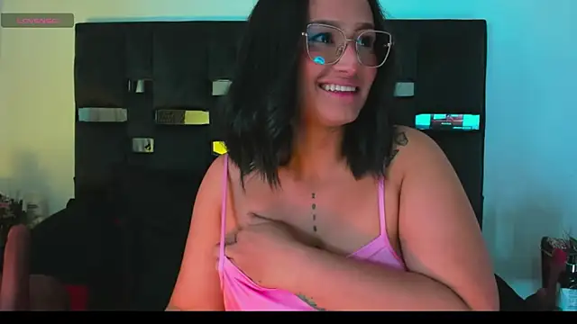 Snapshot of SussySunny_ chatting on May 13, 2026, 2:40 am SussySunny online show from May 13, 2026, 2:40 am