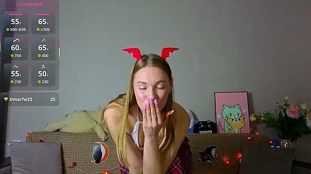 Snapshot of ElizaPurrr chatting on October 27, 2025, 11:33 am ElizaPurrr online show from October 27, 2025, 11:33 am