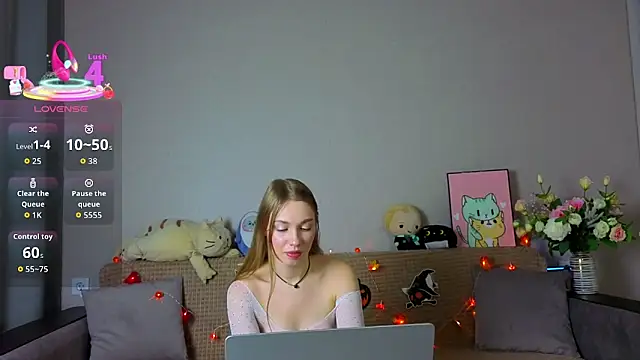 Snapshot of ElizaPurrr chatting on October 30, 2025, 11:08 am ElizaPurrr online show from October 30, 2025, 11:08 am