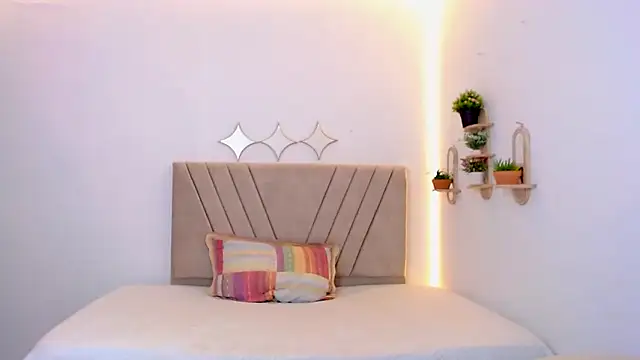 zara cute online show from May 1, 2026, 12:21 pm