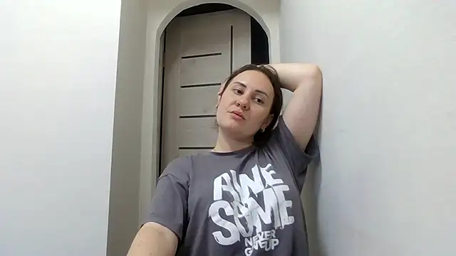 Snapshot of MeadowEyes chatting on July 20, 2026, 5:26 pm MeadowEyes online show from July 20, 2026, 5:26 pm