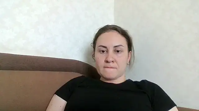 Snapshot of MeadowEyes chatting on June 21, 2026, 11:16 am MeadowEyes online show from June 21, 2026, 11:16 am