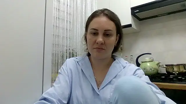 Snapshot of MeadowEyes chatting on June 18, 2026, 6:57 pm MeadowEyes online show from June 18, 2026, 6:57 pm