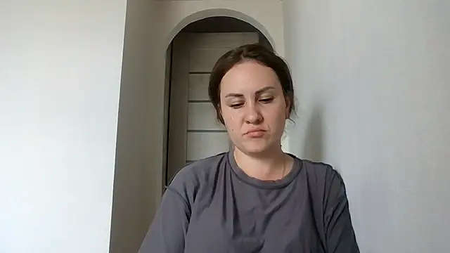 Snapshot of MeadowEyes chatting on July 29, 2026, 12:59 pm MeadowEyes online show from July 29, 2026, 12:59 pm