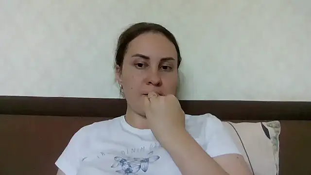 Snapshot of MeadowEyes chatting on June 24, 2026, 11:53 am MeadowEyes online show from June 24, 2026, 11:53 am