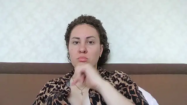Snapshot of MeadowEyes chatting on May 25, 2026, 7:07 am MeadowEyes online show from May 25, 2026, 7:07 am