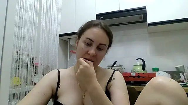 Snapshot of MeadowEyes chatting on June 11, 2026, 6:27 pm MeadowEyes online show from June 11, 2026, 6:27 pm