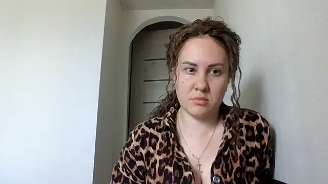 Snapshot of MeadowEyes chatting on May 26, 2026, 7:50 am MeadowEyes online show from May 26, 2026, 7:50 am