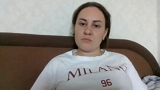Snapshot of MeadowEyes chatting on June 23, 2026, 12:58 pm MeadowEyes online show from June 23, 2026, 12:58 pm