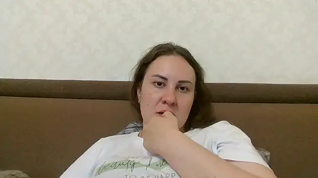 Snapshot of MeadowEyes chatting on June 28, 2026, 5:30 pm MeadowEyes online show from June 28, 2026, 5:30 pm