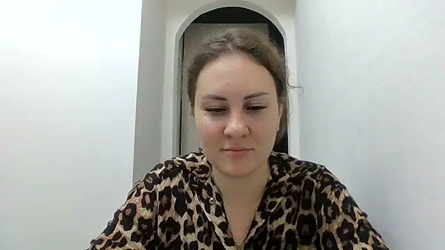 Snapshot of MeadowEyes chatting on July 26, 2026, 7:21 pm MeadowEyes online show from July 26, 2026, 7:21 pm