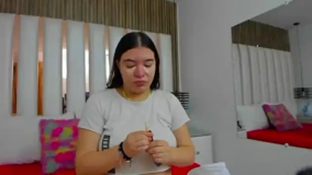 Snapshot of AmbarGills chatting on November 26, 2025, 1:11 pm AmbarGills online show from November 26, 2025, 1:11 pm