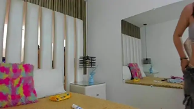 Snapshot of AmbarGills chatting on November 22, 2025, 12:59 pm AmbarGills online show from November 22, 2025, 12:59 pm