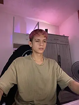 Snapshot of tylernova chatting on December 4, 2025, 3:49 am tylernova online show from December 4, 2025, 3:49 am