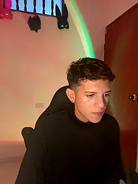 Snapshot of tylernova chatting on October 18, 2025, 4:03 am tylernova online show from October 18, 2025, 4:03 am