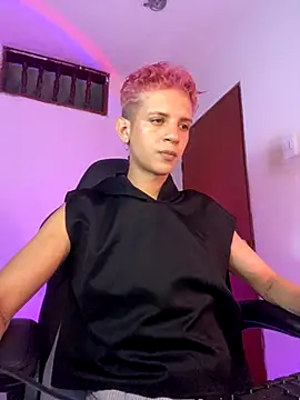 Snapshot of tylernova chatting on November 16, 2025, 3:44 am tylernova online show from November 16, 2025, 3:44 am