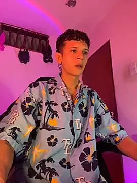 Snapshot of tylernova chatting on November 2, 2025, 3:44 am tylernova online show from November 2, 2025, 3:44 am