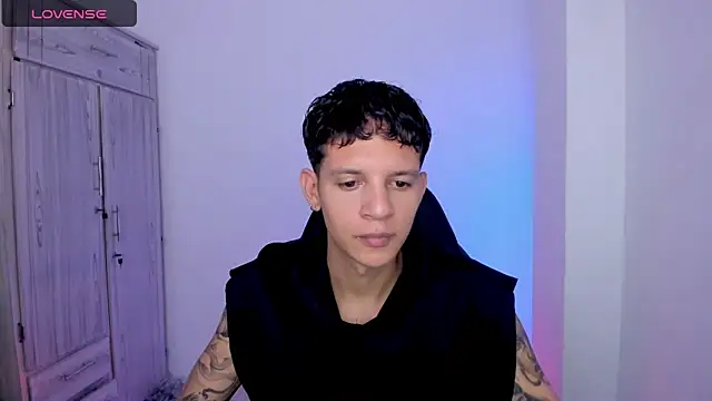 Snapshot of tylernova chatting on June 7, 2026, 2:06 am tylernova online show from June 7, 2026, 2:06 am