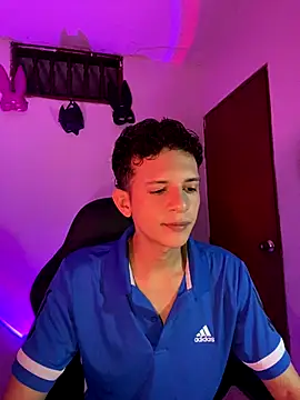 Snapshot of tylernova chatting on October 29, 2025, 3:16 am tylernova online show from October 29, 2025, 3:16 am