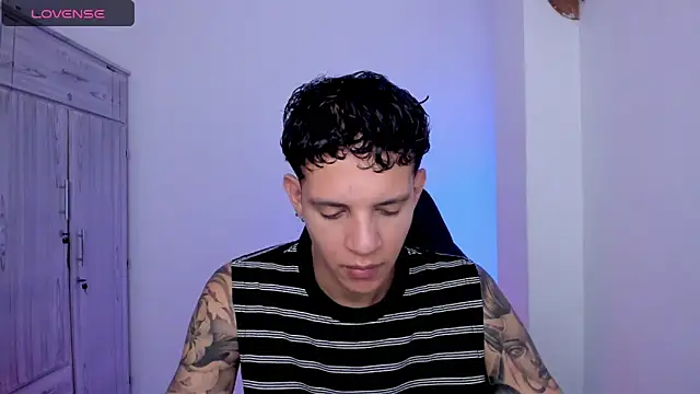 Snapshot of tylernova chatting on June 2, 2026, 3:17 am tylernova online show from June 2, 2026, 3:17 am