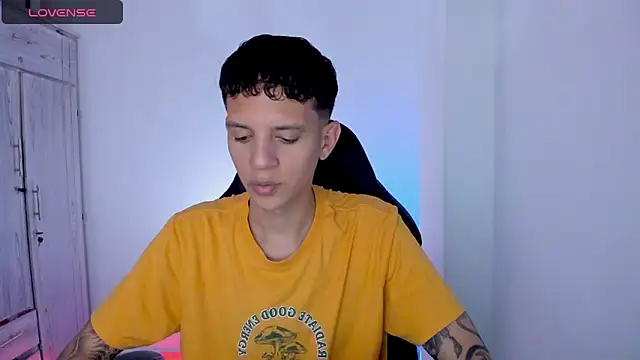 tylernova online show from May 6, 2026, 3:21 am