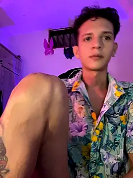 Snapshot of tylernova chatting on October 25, 2025, 3:28 am tylernova online show from October 25, 2025, 3:28 am