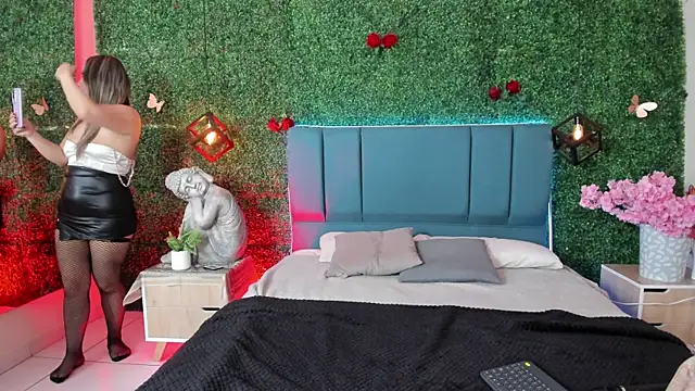 Snapshot of Kiaraa88 chatting on June 12, 2026, 8:28 pm Kiaraa88 online show from June 12, 2026, 8:28 pm