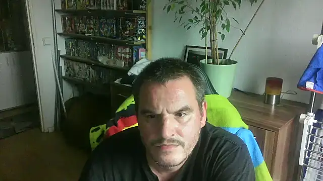 Snapshot of Macknow chatting on October 9, 2025, 3:12 pm Macknow online show from October 9, 2025, 3:12 pm