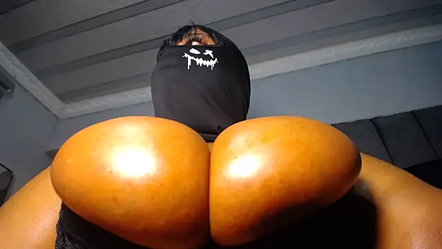 Snapshot of Xpanther_22 chatting on December 14, 2025, 1:34 am Xpanther 22 online show from December 14, 2025, 1:34 am