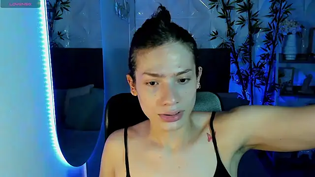 Snapshot of KassMonroe chatting on July 25, 2026, 12:44 pm KassMonroe online show from July 25, 2026, 12:44 pm