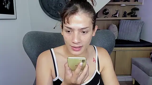 Snapshot of KassMonroe chatting on June 17, 2026, 1:21 pm KassMonroe online show from June 17, 2026, 1:21 pm