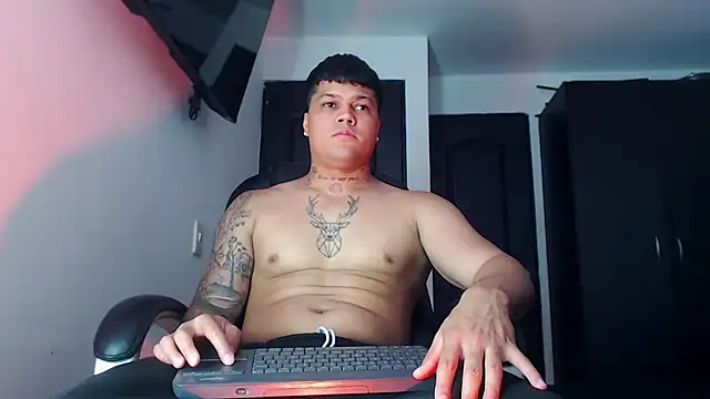 Snapshot of Boyhot_00 chatting on October 13, 2025, 7:26 pm Boyhot 00 online show from October 13, 2025, 7:26 pm