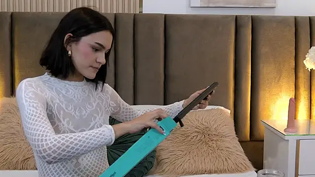 nina gb online show from February 21, 2026, 8:22 pm