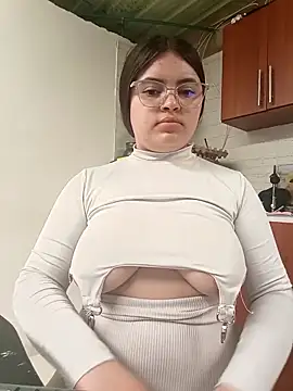 Snapshot of sofia_athome chatting on November 22, 2025, 6:29 pm sofia athome online show from November 22, 2025, 6:29 pm