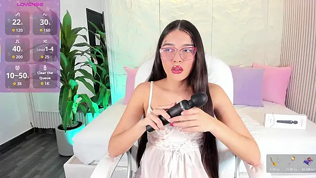 Snapshot of Megara20 chatting on December 15, 2025, 10:48 pm Megara20 online show from December 15, 2025, 10:48 pm