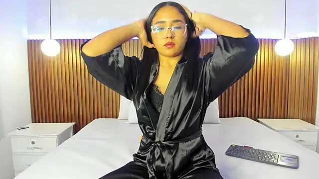 Snapshot of Foxy_Kylie chatting on October 18, 2025, 7:49 pm Foxy Kylie online show from October 18, 2025, 7:49 pm