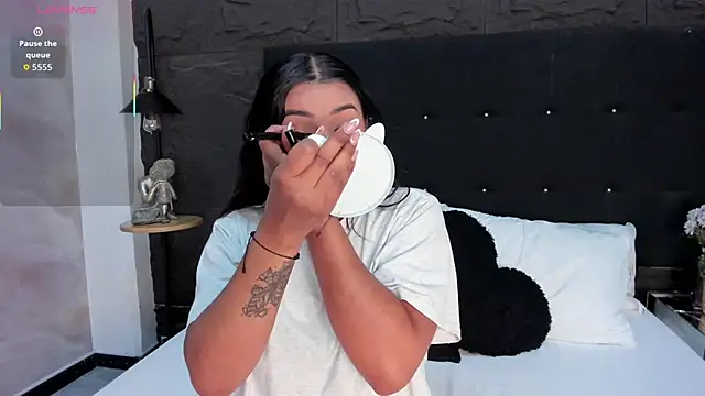 Snapshot of ChlooeScott chatting on October 22, 2025, 12:48 pm ChlooeScott online show from October 22, 2025, 12:48 pm