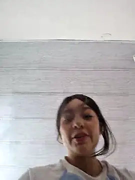 Snapshot of __Lorelain__ chatting on October 25, 2025, 4:29 pm Lorelain online show from October 25, 2025, 4:29 pm