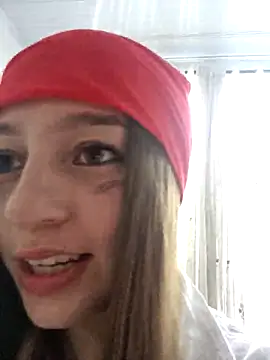 Snapshot of __Lorelain__ chatting on October 23, 2025, 9:13 pm Lorelain online show from October 23, 2025, 9:13 pm